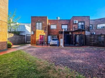 Casa · 51m² · 4 Ambientes · 1 Cochera · Venta Casa - 2 Dormis - Zona Sur