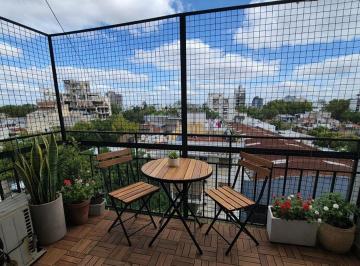 Departamento de 2 ambientes, Monte Castro · Departamento 2 Ambientes Frente con Balcon