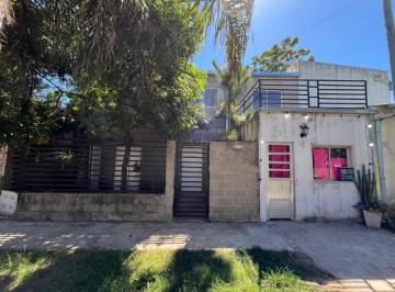 Casa · 100m² · 8 Ambientes · Casa + Departamento en Oportunidad de Inversion o Primera Vivienda!
