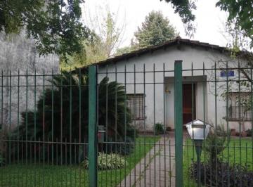 Casa · 79m² · 4 Ambientes · Casa a Reciclar con Gran Terreno