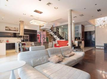 Casa · 260m² · 5 Ambientes · 2 Cocheras · Venta Casa 5 Amb Ramos Mejia Lote Propio Piscina