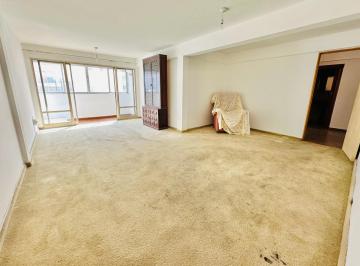 Departamento · 130m² · 6 Ambientes · Departamento en Venta, Centro, 3 Dor, Cocina Comedor, Apto Crédito!