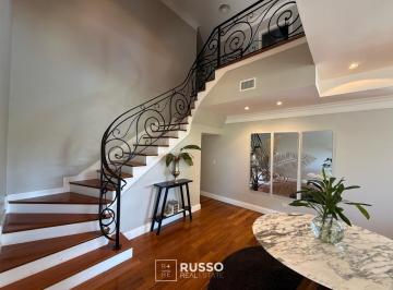 Casa · 375m² · 7 Ambientes · 2 Cocheras · Casa 4 Dorm en Suite Al Lago en Venta - Los Castores - Nordelta