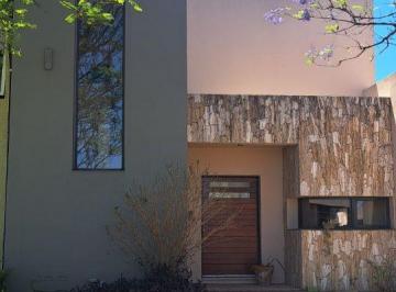 Casa de 6 ambientes, Córdoba · Alquiler Jardin de Claret Impecable