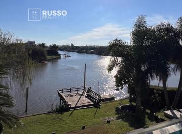 Casa · 240m² · 7 Ambientes · Venta Casa Al Rio - Barrio San Marco Villanueva