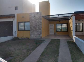 Casa de 6 ambientes, Córdoba · San Ignacio Village - Dúplex - 2 Door. C/ Pileta - Gran Oportunidad