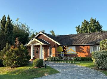 Casa de 7 ambientes, Moreno · Impecable Chalet en Alquiler Anual Amoblado