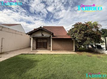 Casa · 265m² · 5 Ambientes · 1 Cochera · Casa en Venta