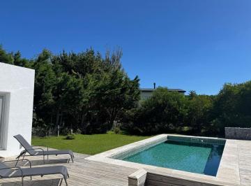 Casa de 6 ambientes, Costa Esmeralda · Casa en Alquiler en Marítimo I