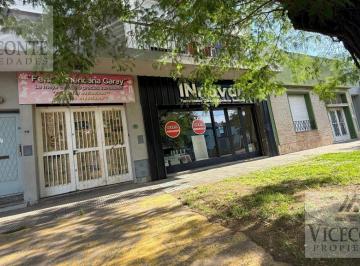 Casa de 5 ambientes, Chascomús · Casa, 2 Locales y Lote (562 M&sup2;). Garay 88 y Saavedra 135. Chascomús, Buenos Aires.
