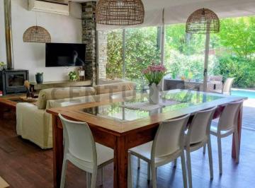 Casa · 165m² · 4 Ambientes · 2 Cocheras · Casa en Venta en Villa Elisa 3 Dorm. Parque y Pileta