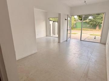 Local comercial · 22m² · 1 Ambiente · Ultimo Local Comerciales en Funes Sobre Jose Hernadez Casi Ruta 9 Garita 15