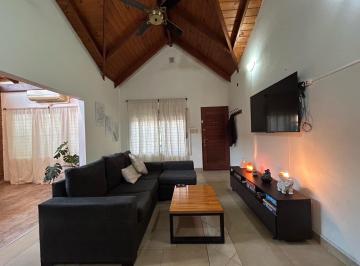 Casa · 176m² · 5 Ambientes · 2 Cocheras · Venta Casa Tres Dorm. Funes