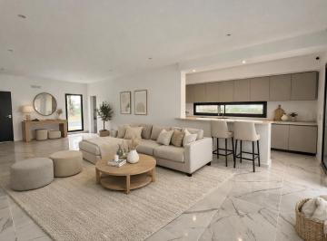 Casa · 487m² · 4 Ambientes · 5 Cocheras · Venta de Casa 3 Dorm. Santa Sofia Pilar del Este