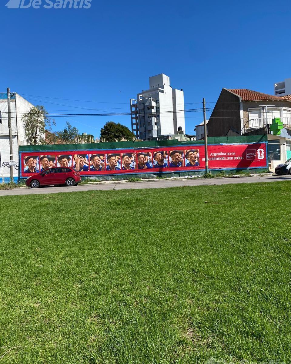 Gran terreno de 786 m² ubicado en Punta Mogotes, frente al mar, sobre Avenida de los Trabajadores