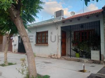 Casa · 284m² · 3 Dormitorios · 1 Cochera · Venta de Casa de 3 Dorm. en Costa de Araujo, Lavalle, Mendoza. Id: