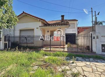 Casa de 4 ambientes, Morón · Venta Chalet 4 Ambientes en Haedo Norte - Barrio Güemes.
