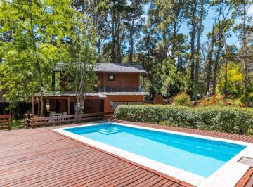 Casa de 3 ambientes, Mar de las Pampas · Casa con Pileta de 3 Ambientes - Naranja - a La Venta en Mar de Las Pampas.