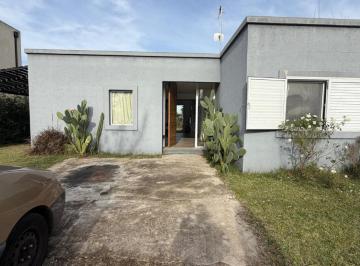 Casa · 122m² · 4 Ambientes · Casa en Venta en Barrio Privado San Eduardo, Pilar del Este.