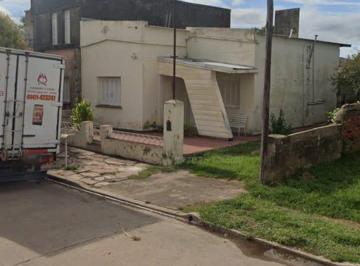 Casa de 2 ambientes, Leones · Venta Casa con Amplio Terreno
