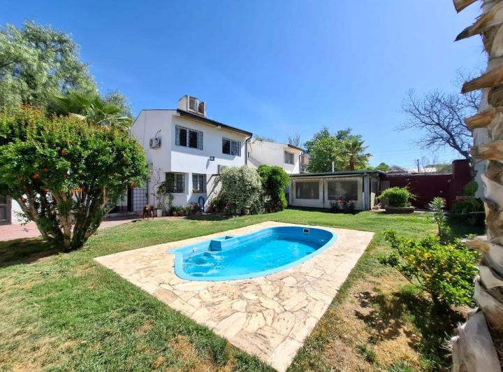 Casa · 250m² · 1 Ambiente · 1 Cochera