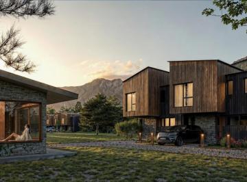 PH · 138m² · 4 Ambientes · 1 Cochera · PH en Arelauquen Golf &amp; Country Club