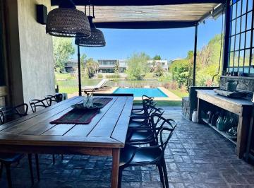 Casa · 300m² · 6 Ambientes · Casa Al Lago en Venta en Santa Bárbara, Tigre