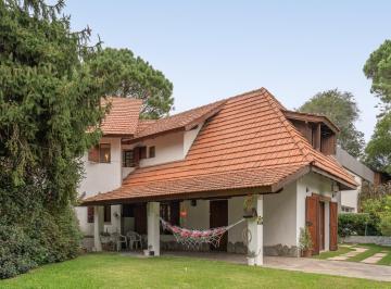 Casa · 127m² · 5 Ambientes · 1 Cochera · Casa en Venta Pinamar Alamos