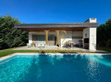 Casa · 200m² · 5 Ambientes · 4 Cocheras · Venta Casa con Pileta