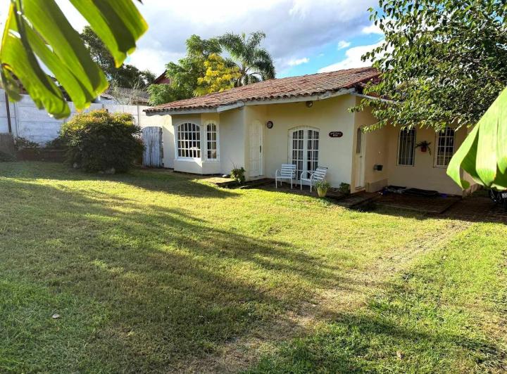 Casa · 170m² · 6 Ambientes · 2 Cocheras