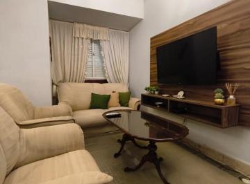Departamento · 83m² · 4 Ambientes · Departamento 4 Amb con Dependencia, Al Contrafrente, en Edificio Apto Profesional - Zona: Centro