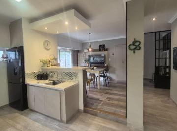 PH de 5 ambientes, Vicente López · Venta PH S/ Exp. Munro. 240 m². 2 Entradas Indep. Cochera Terraza, 3dorm Mas Monoambiente en Esquina