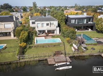 Casa · 367m² · 8 Ambientes · 2 Cocheras · Casa en Alquiler en Los Castores, Nordelta, Tigre