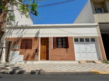 Casa de 4 ambientes, Córdoba · Oportunidad Casa a Refaccionar de 1 Dormitorio con Garage en Alta Córdoba