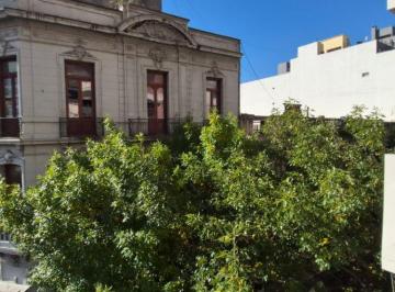 Departamento de 3 ambientes, Balvanera · Excelente Departamento de 3 Ambientes Al Frente con Balcón Muy Luminoso