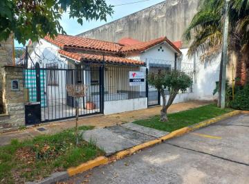 Casa de 6 ambientes, San Isidro · Beccar Próximo a Av Rolón Chalet y Casa Para 2 Familias