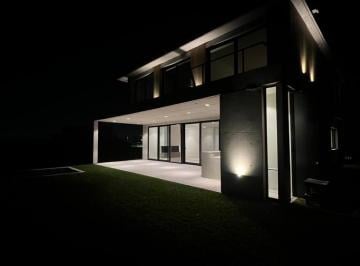 Casa · 266m² · 7 Ambientes · 6 Cocheras · Casa en Alquiler en Riberas, Puertos, Escobar