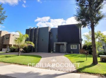 Casa · 200m² · 5 Ambientes · 2 Cocheras · Casa en Venta Barrio Principado Canning