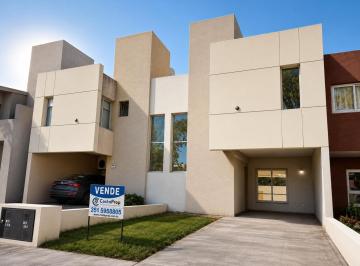 Casa · 180m² · 5 Ambientes · 1 Cochera · Claros Village Dúplex 3 Dorm. con Seguridad 24 Hs
