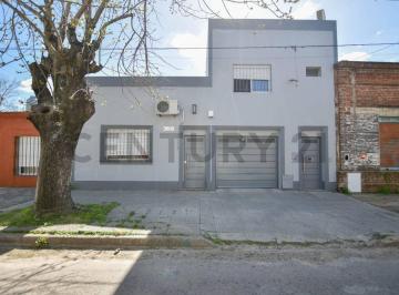 Casa · 146m² · 3 Dormitorios · 1 Cochera · Casa en Venta en Berisso de 3 Dorm.