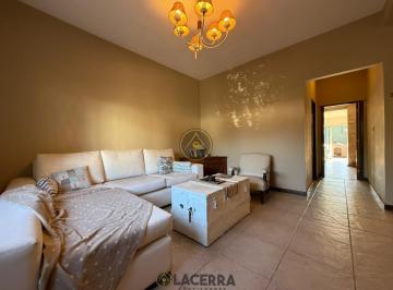 Casa · 160m² · 4 Ambientes · 3 Cocheras · Casa 4 Ambientes con Jardín en Boulogne Sur Mer, San Isidro