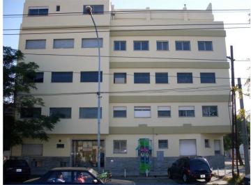 Edificio · 2200m² · 80 Ambientes · Edificio - Sanatorio en Lanus 2200 m²