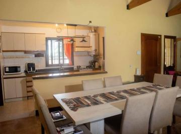 Casa · 112m² · 4 Ambientes · 3 Cocheras · Casa en Manuel Alberti