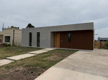 Casa · 151m² · 4 Ambientes · 3 Cocheras · Casa en Venta 3 Dorm San Sebastian Area 12