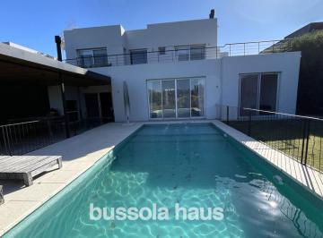 Casa · 390m² · 7 Ambientes · 3 Cocheras · Casa en Venta con 4 Dorm. en Nordelta