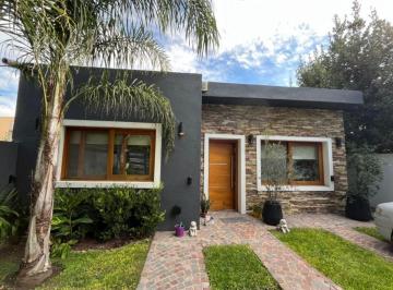 Casa de 3 ambientes, Pilar · Casa Moderna 3 Ambientes en Excelente Ubicación