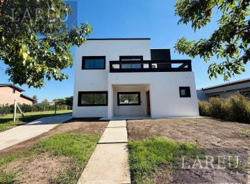 Casa · 225m² · 6 Ambientes · Casa en San Pablo