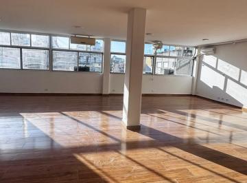 Departamento de 2 ambientes, Recoleta · Semipiso de 90 m² – Piso 10° – Totalmente Remodelado a Estrenar