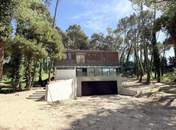 Casa · 671m² · 6 Ambientes · 3 Cocheras · 1030 - Proyecto Cerezo
