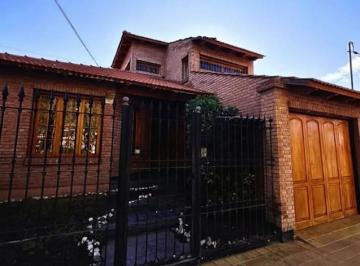 Casa de 3 ambientes, San Juan · Casa Premium en Capital – Lista Para Entrar a Vivir